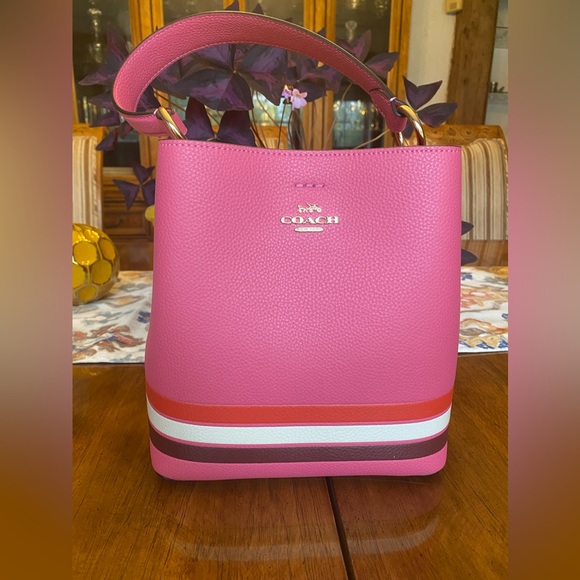 Coach purse pink never used new with tags. - Picture 4 of 10